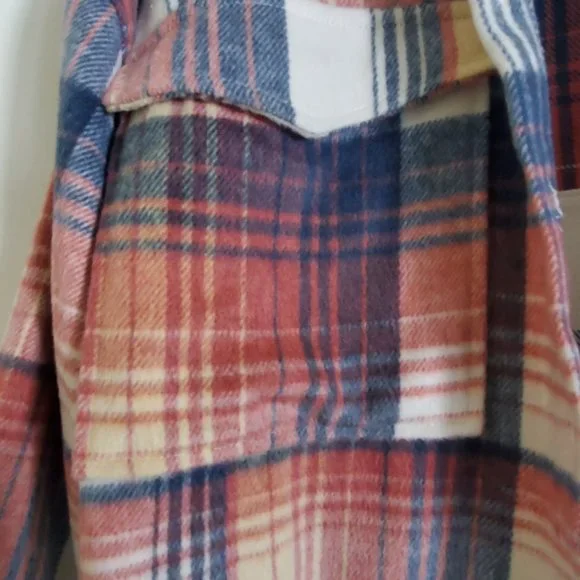 New shacket - Picture 3 of 5